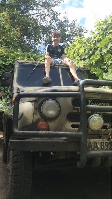 УАЗ 3151 в гарному стані на воєнних мостах