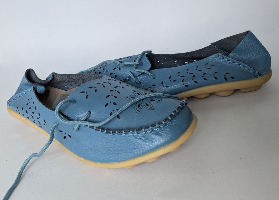 Прекрасні, дуже зручні і легенькі мокасини з Південної Кореї.