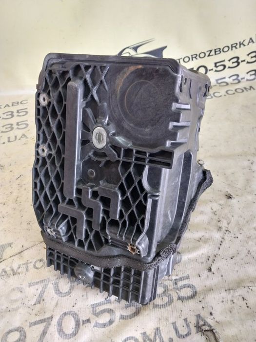 Полка акумулятора Land Rover Evoque 2016