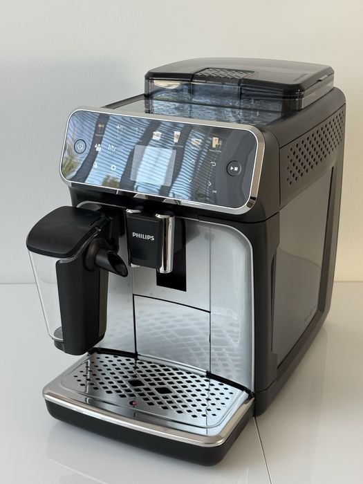 ekspres automatyczny Philips EP5446/70 LatteGo