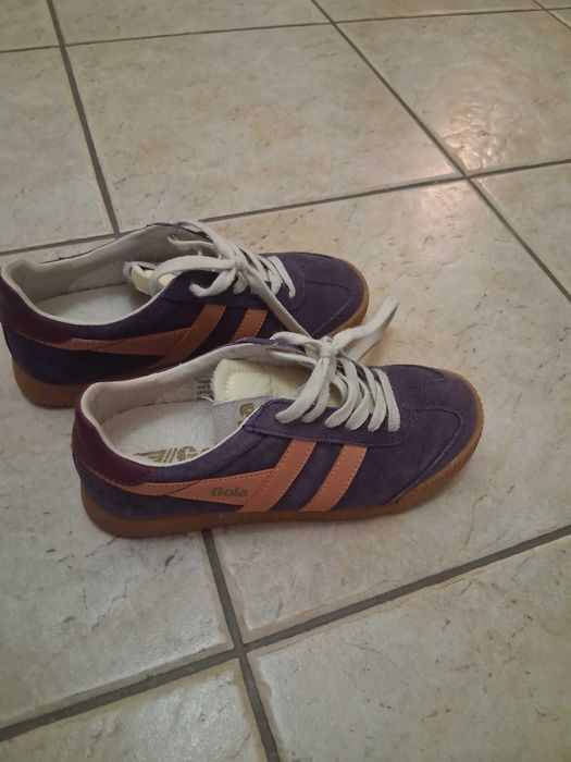 Sapatos/sapatilhas como novas