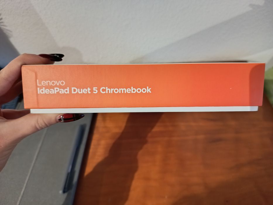 Tablet 2 em 1 Lenovo IdeaPad Duet 5 Chromebook (13", OLED) + capa + teclado + caneta