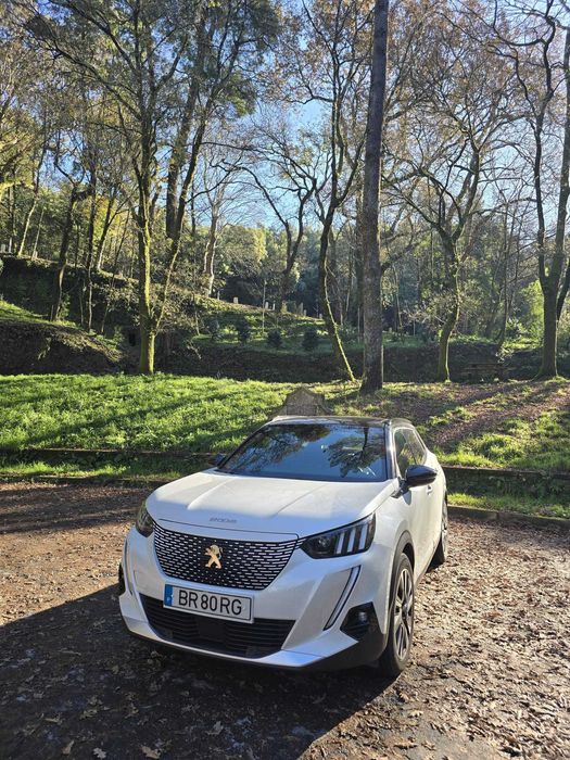 Peugeot e-2008 GT Pack Elétrico – Teto Panorâmico de Abrir