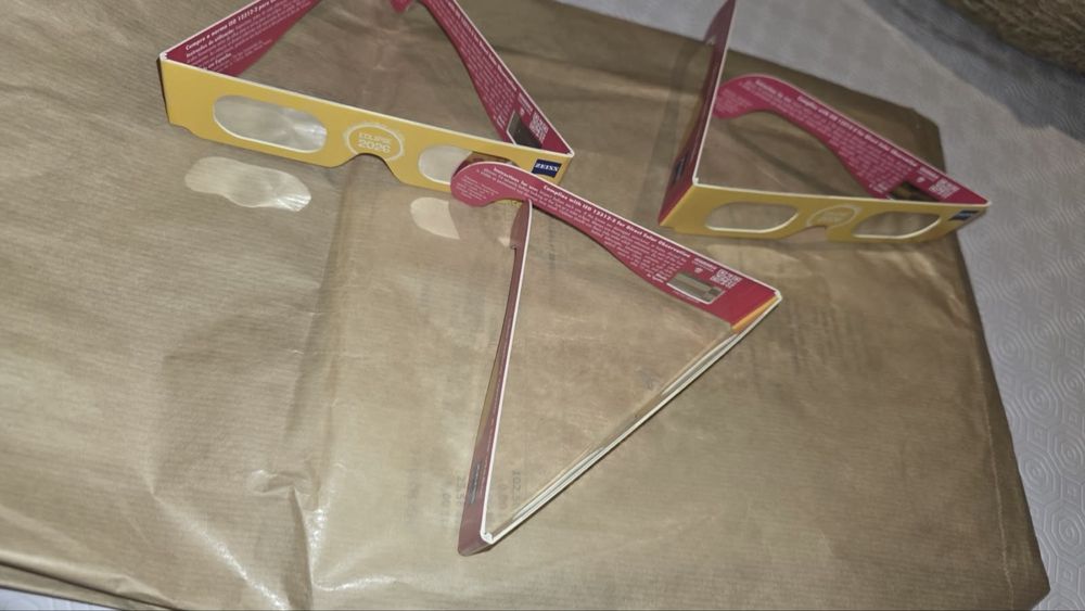 Oculos eclipse solar