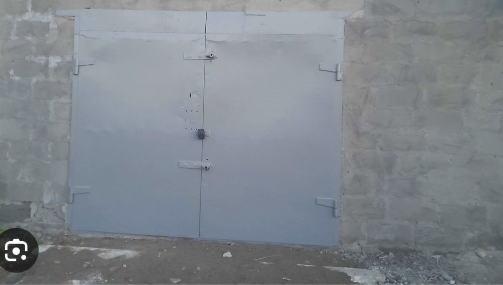 Гараж в центре Очакова.можно под коммерцию