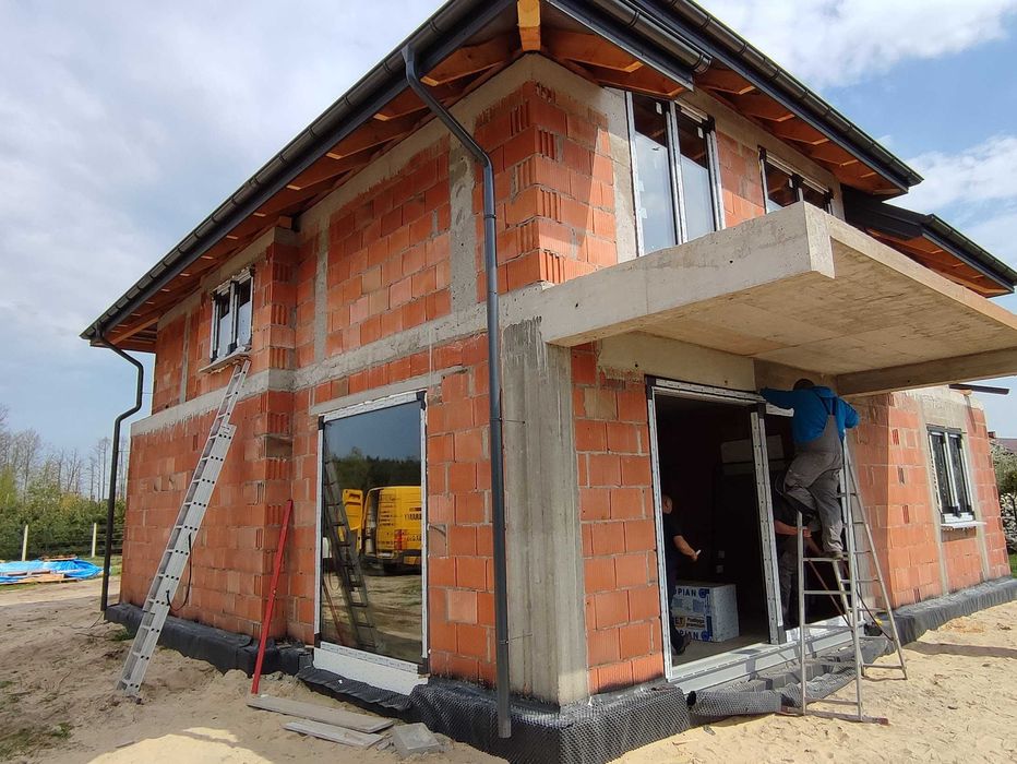 Montaż stolarki,  elewacje , tynki zew.   powiat Koło