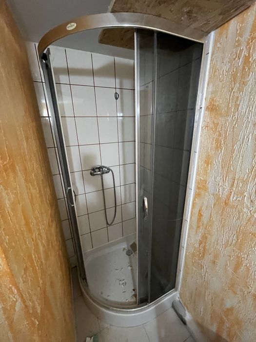 Kabina prysznicowa z brodzikiem