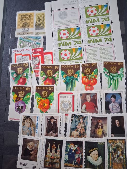 Klaser ze znaczkami lata 1972-1984
