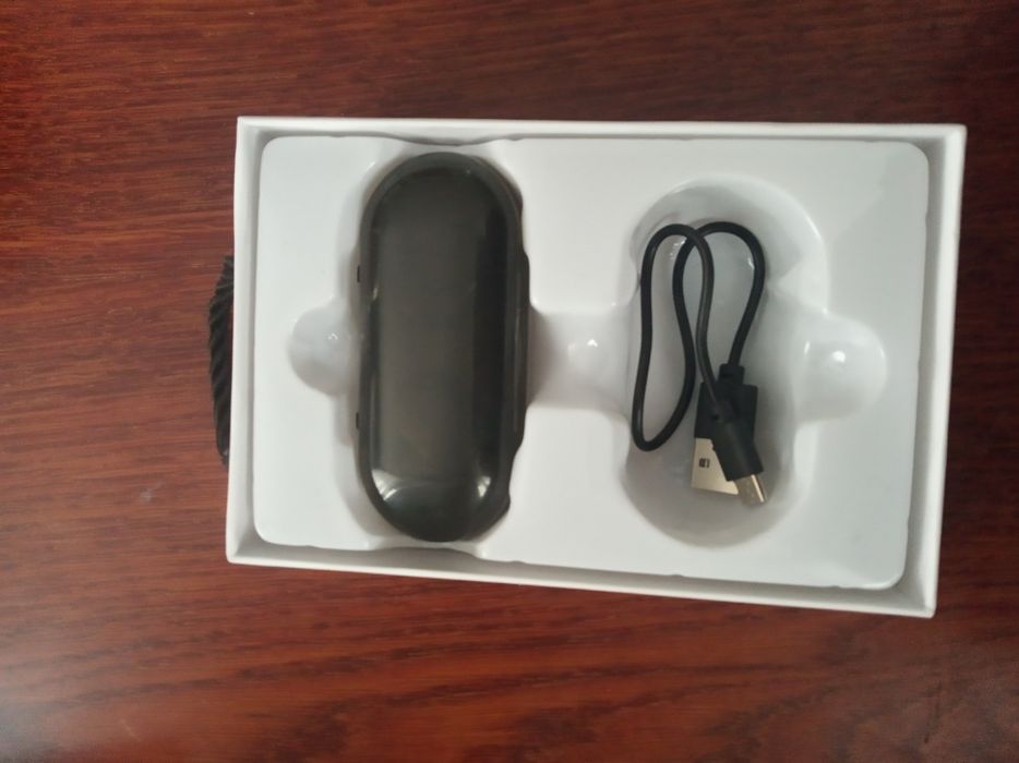 Продам безпровідні наушніки TWS-4