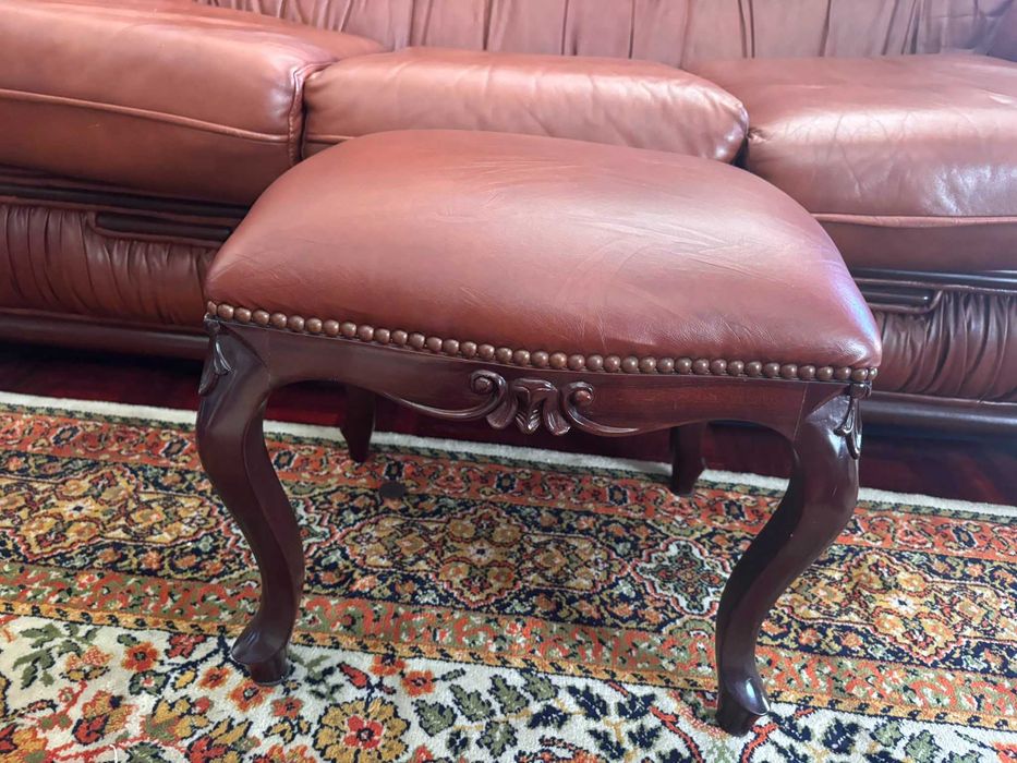 Sofas de Couro / Pele Genuina em Excelente Estado: Sofa-Cama de 3 lugares + 2 Cadeiroes + Banquinho