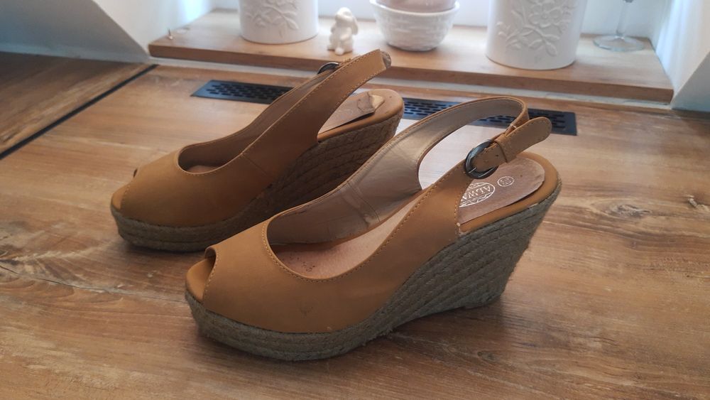 Buty letnie damskie na koturnie espadryle roz.39