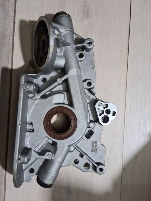 Масляний насос/ Помпа масла  Опель Омега/Вектра/ Opel Omega/Vectra/Ast