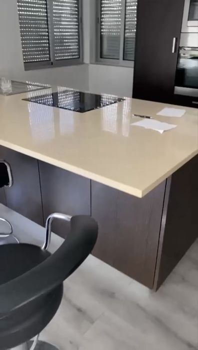 Armario cozinha com ilha