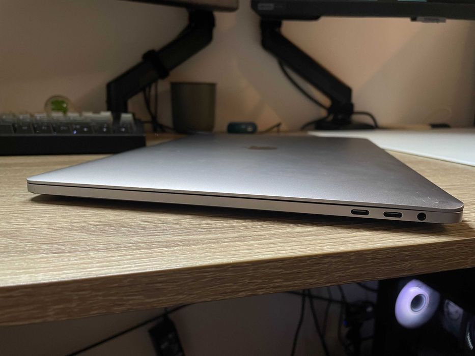 MacBook Pro 15” (2017) i7 / 16GB RAM / 512GB SSD - do naprawy