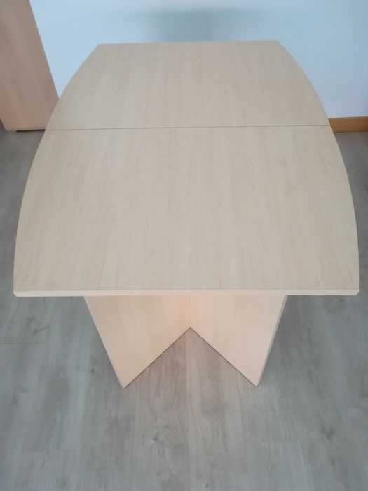 Mesa de Jantar Extensível - 6 / 8 pessoas