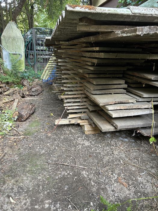 Mahoń, deski obrzynane.