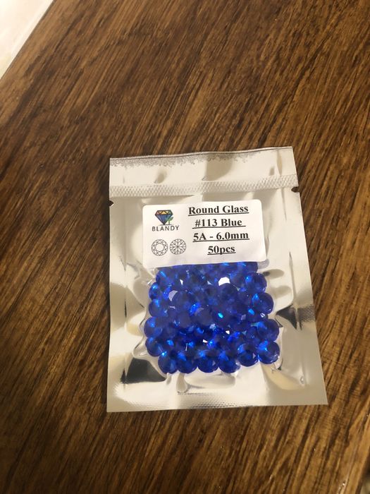 Скляні камінці для ювелірних виробів