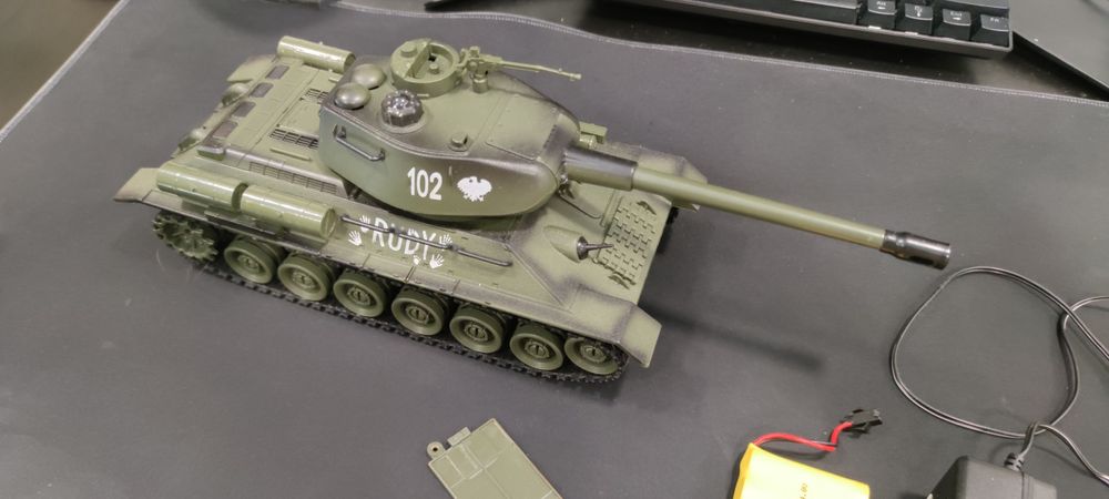 Czołg "Rudy" T-34 Zdalnie Sterowany skala 1:28 Walczące czołgi