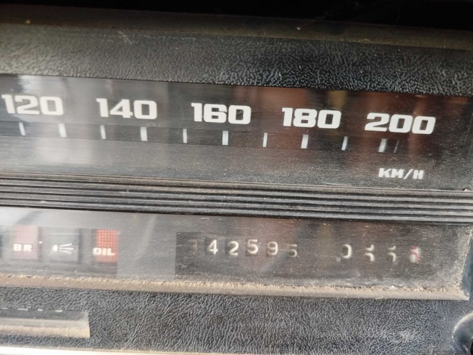 Автомобіль Volvo 144