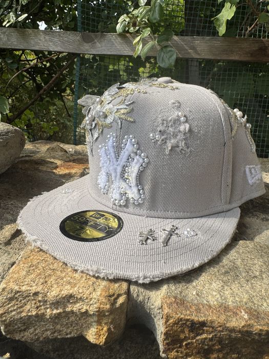 Custom Czapka FullCap New Era White Gold Roses Cross Pearl Swag