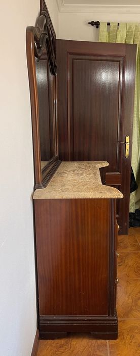 Móveis vintage de madeira de cerejeira