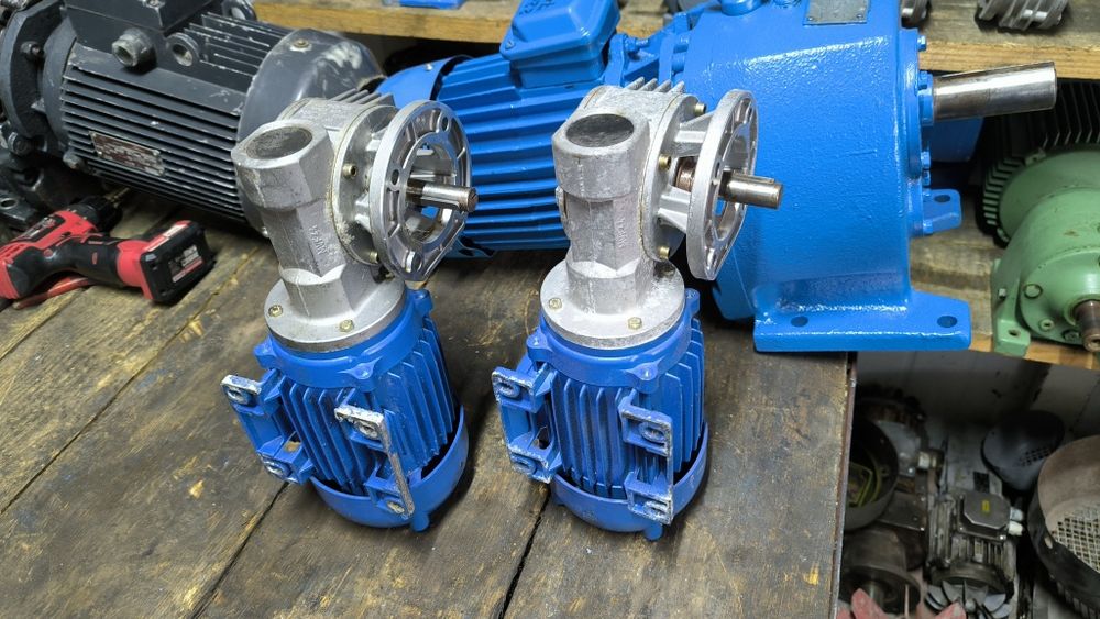 0,18 квт 25 об. 220в. Мотор редуктор. Электродвигатель с редуктором