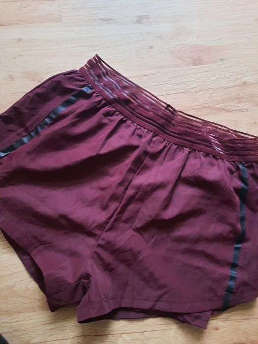 Spodenki sportowe damskie M