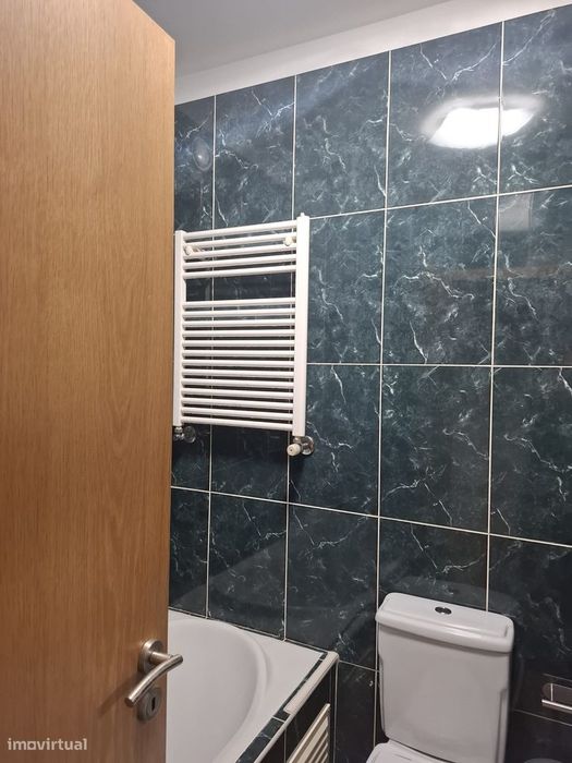 Apartamento para Arrendamento em Excelente Estado