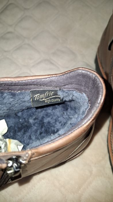 Туфлі , чоботи Tomfrie