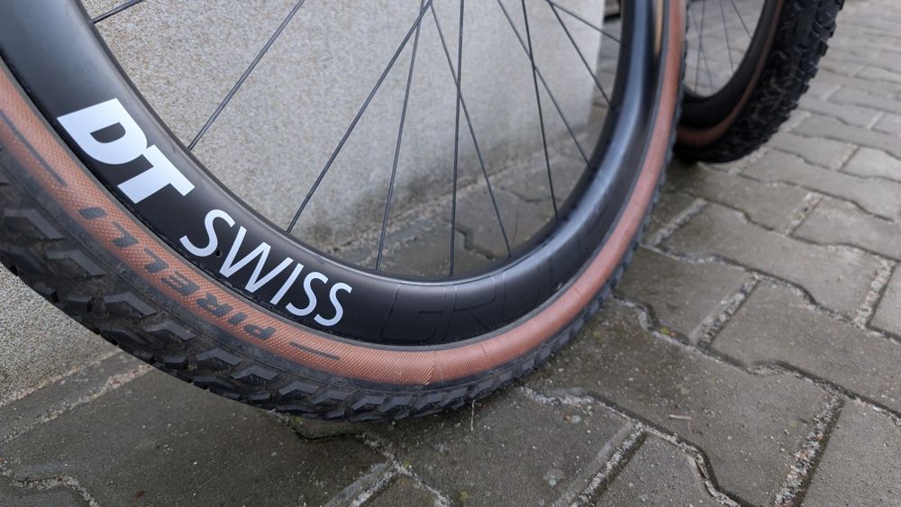Koła DT Swiss GRC 1400 Spline 42 27,5", 650b + opony Pirelli