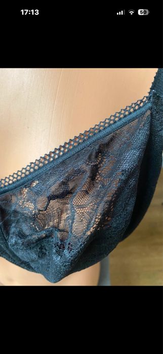 90 F czarny stanik conturelle