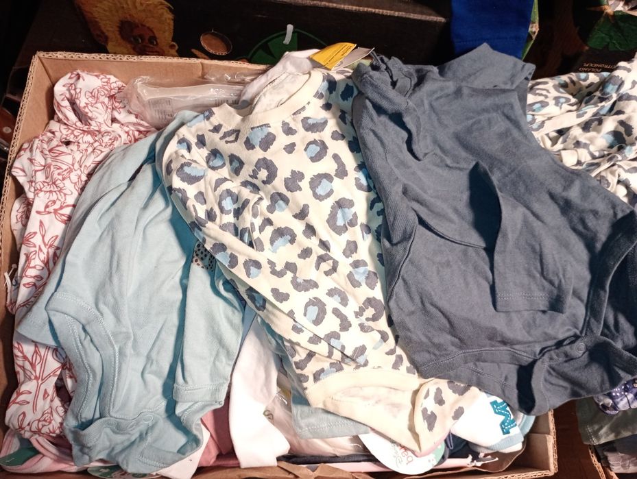 Karton mix bawełniane body, pajacyki niemowlęce 60 sztuk