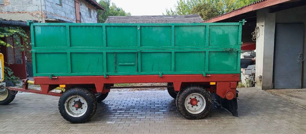 Rozrzutnik obornika dwuosiowy przyczepa