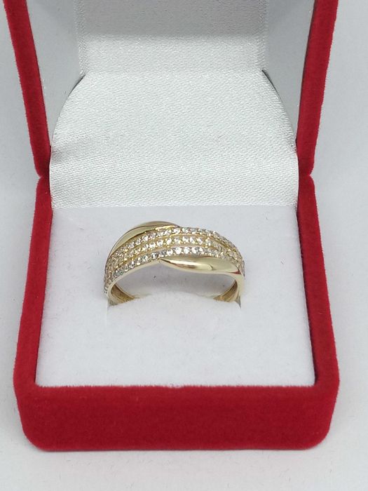 Lombardowski. W.Kruk Złoty pierścionek pr.585 2,18g rozm.19 BDB stan