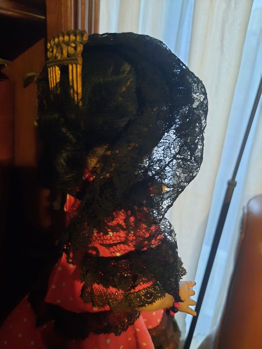 Boneca sevilhana antiga em celuloide.