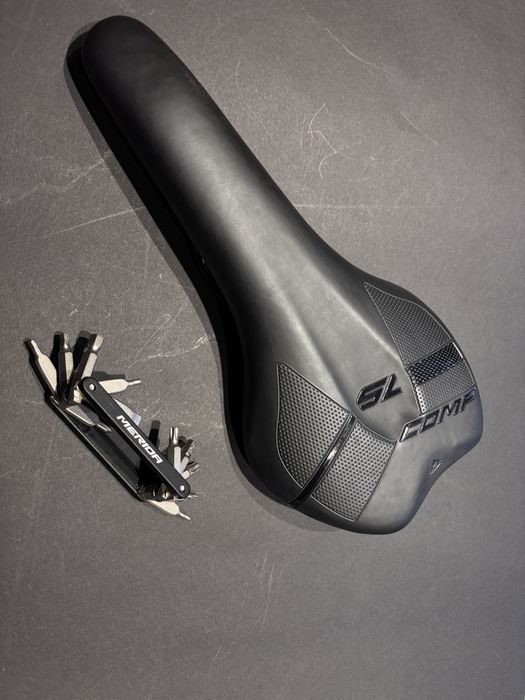 Siodełko merida gravel sl comp + multitool mocowany pod siodełkiem