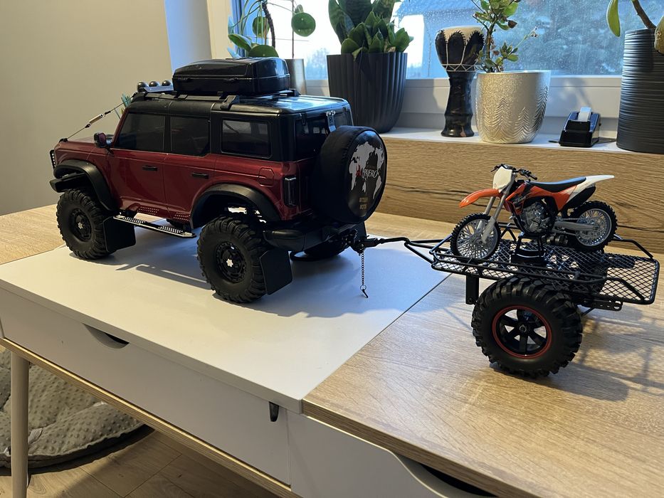 Przyczepa z motocyklem. RC trx4 1/10