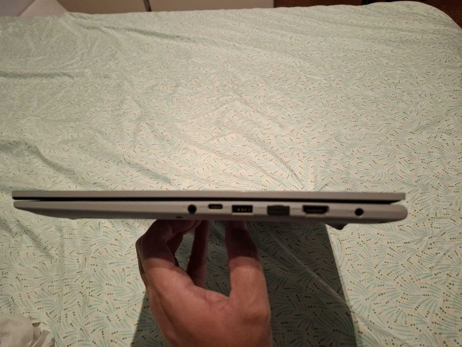 Portátil Asus Vivabook