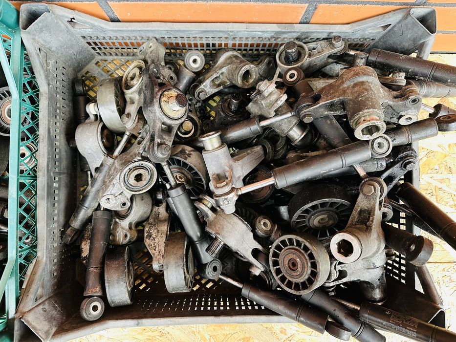 Натяжний механізм Ремня Мерседес 190 124 202 210 Віто Спрінтер