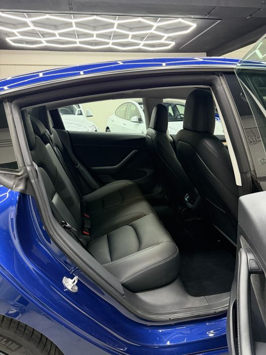Tesla Model 3 SR plus