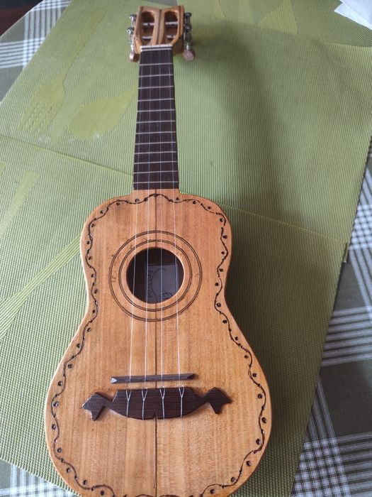 Cavaquinho Novo, construção artesanato