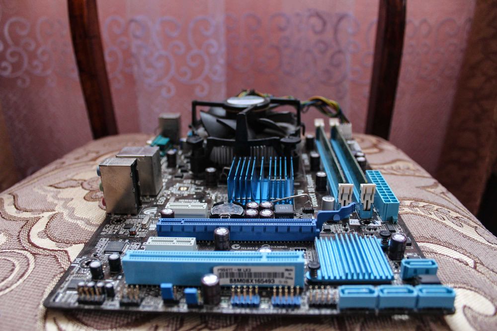 Материнська плата – ASUS P5G41T-M LX3