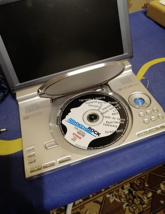 Портативний dvd/cd-плеєр Panasonic dvd-lx8.