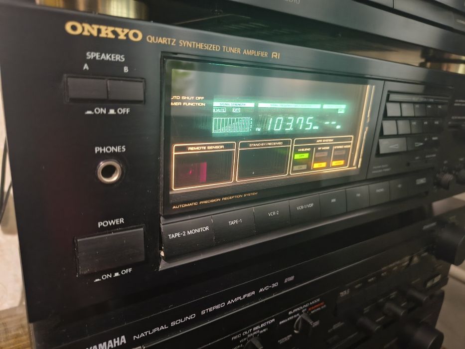 ONKYO Amplituner R1 QUARTZ TX-7630