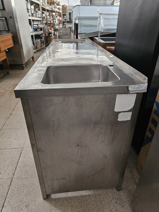 Bancada refrigerada com cubas