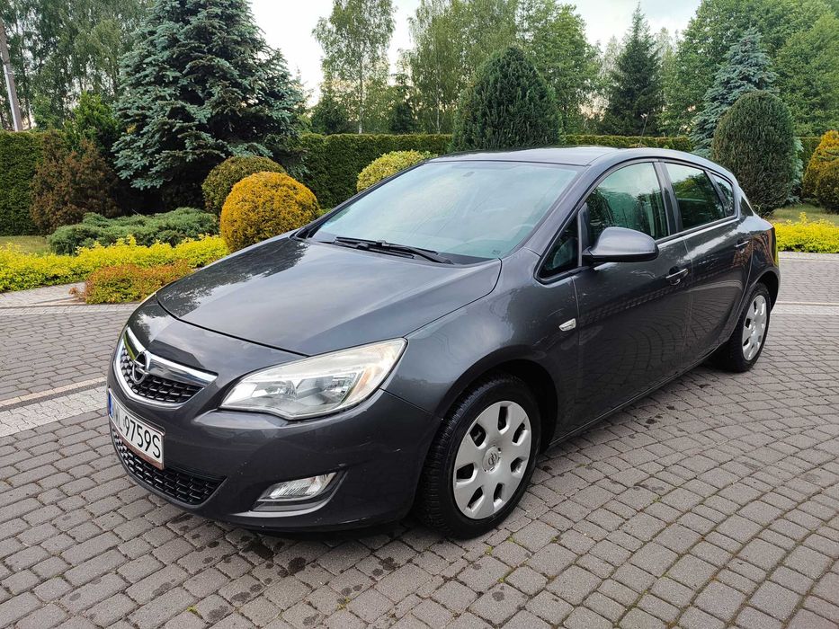 Opel Astra J 2011 r 1.3 diesel