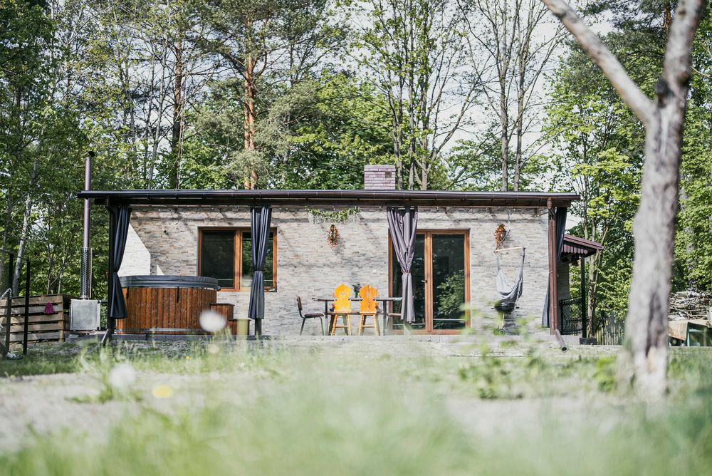 Komfortowy domek przy lesie.