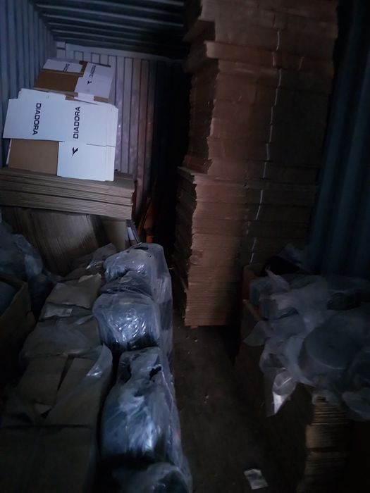 Vendo lote de fios e caixas para peúgas