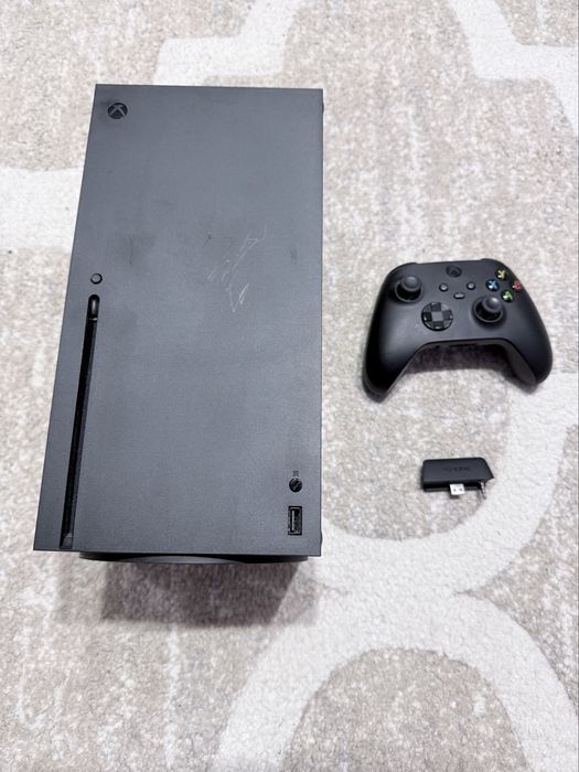 Xbox Series X 1TB + pad + adapter Skull & Co.