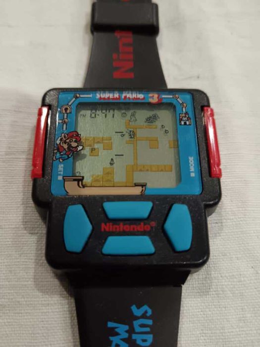 Super Mario Bros. 3 (Nintendo Wrist Watch Game, Tested, New Battery)